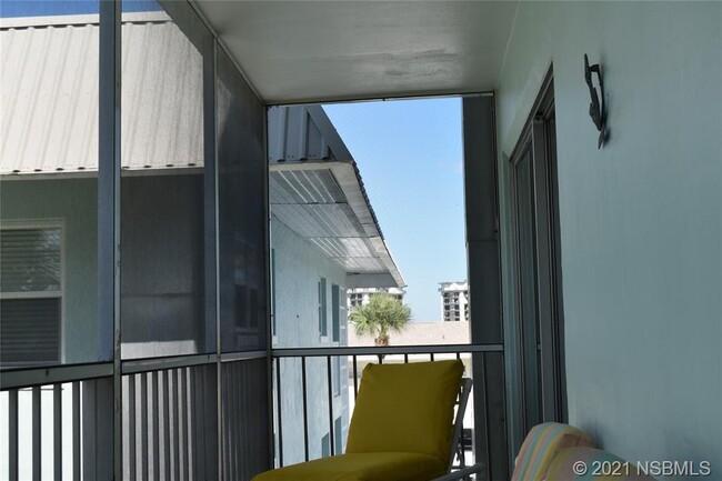 Building Photo - 325 N Causeway-