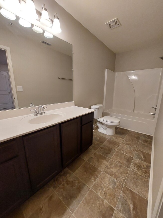 Building Photo - 3013 Joseph Dr