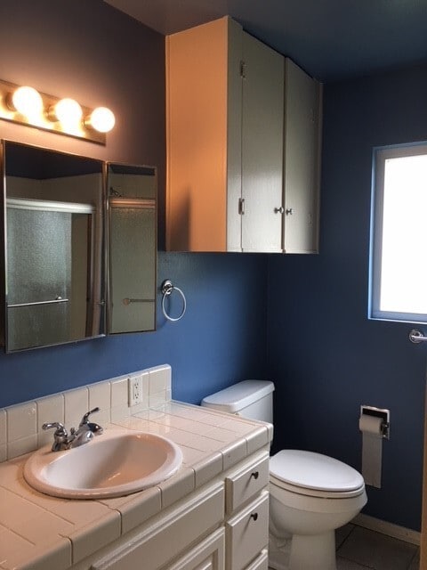 Building Photo - Beautiful Three Bedroom One and half Bath ...