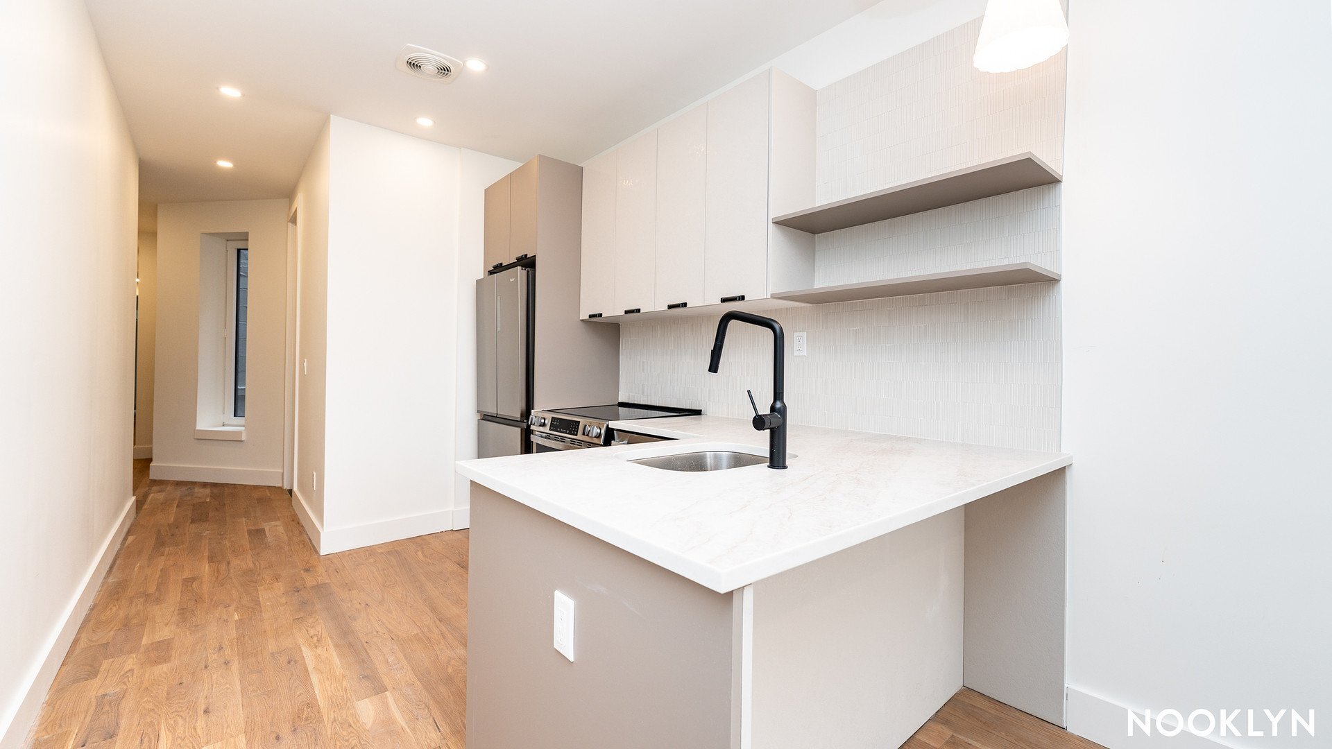 Building Photo - 43 Kingston Ave