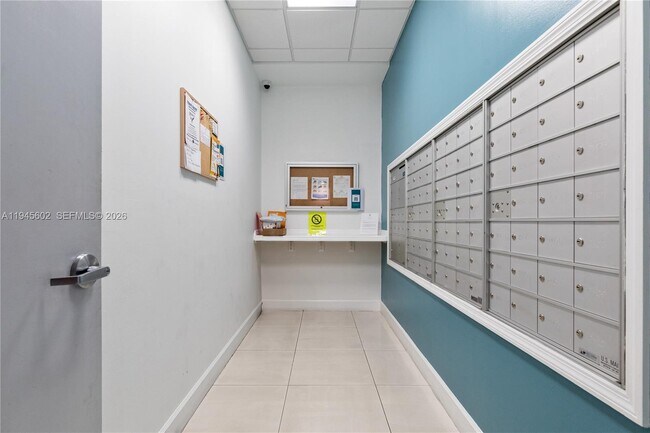 Building Photo - 1723 SW 2nd Ave