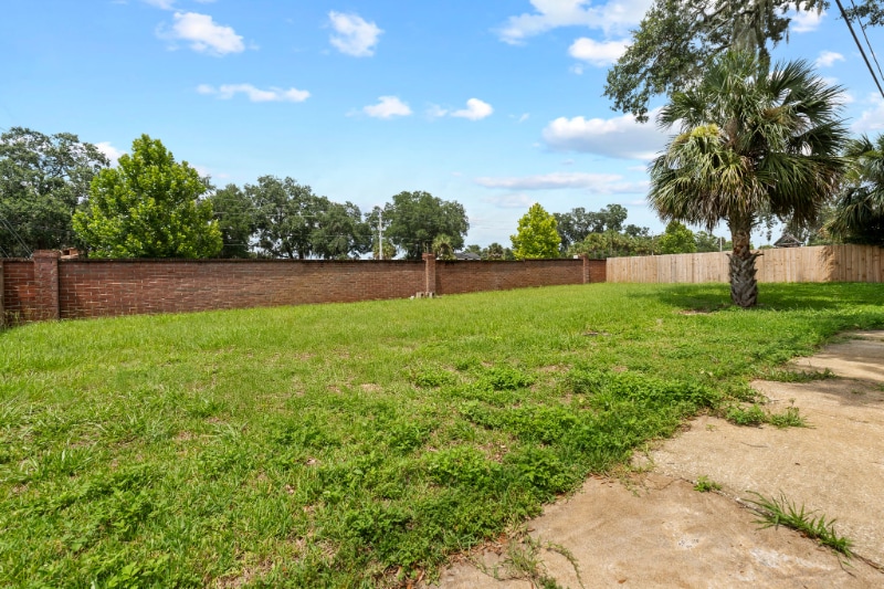 Building Photo - 228 Sunset Dr