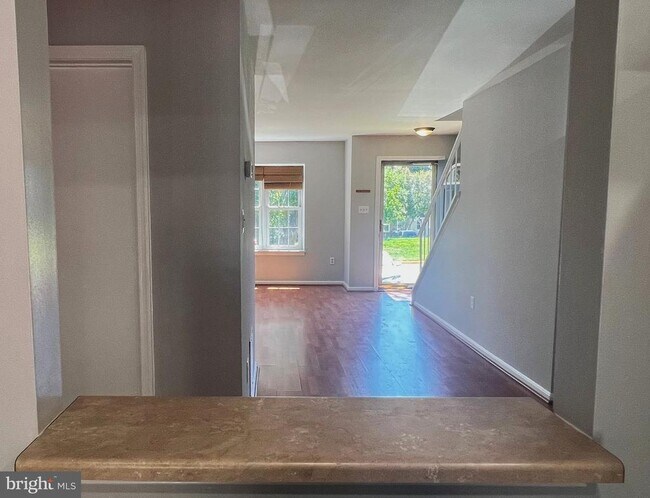 Building Photo - 5808 Waterdale Ct