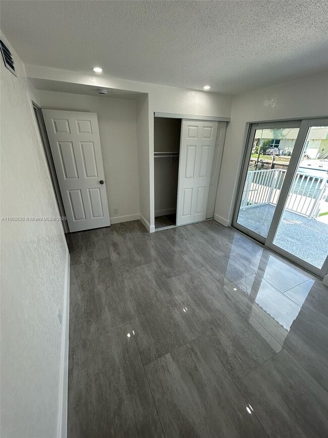 Building Photo - 309 Lewis Ln