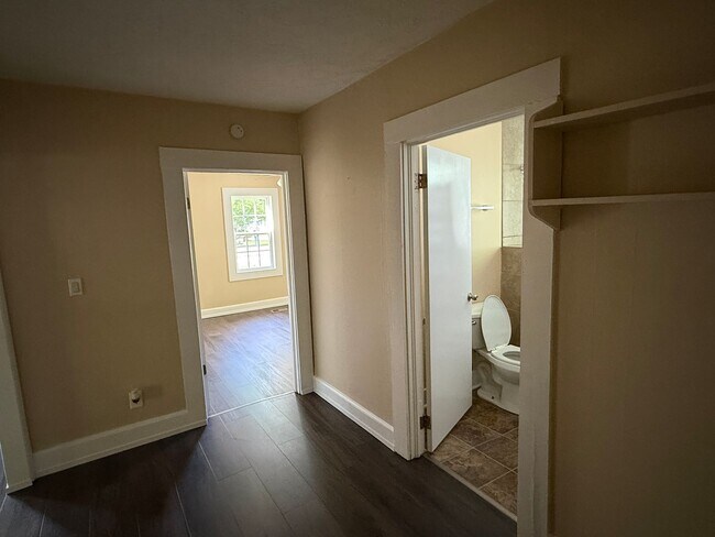 Building Photo - Charming 2 Bedroom / 1 Bathroom Home Near Downtown Pell City & Logan Martin Lake
