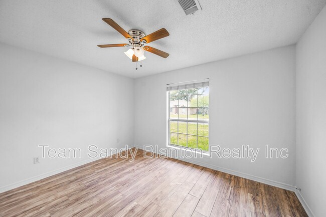 Building Photo - 3313 Country Meadow Ln