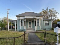 Building Photo - 720 High St