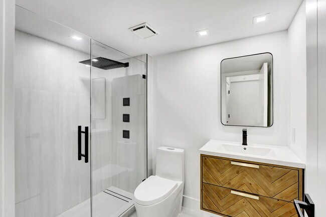 Building Photo - 4511 S Ocean Blvd