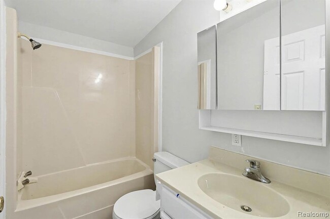 Building Photo - 1295 W Cook Rd