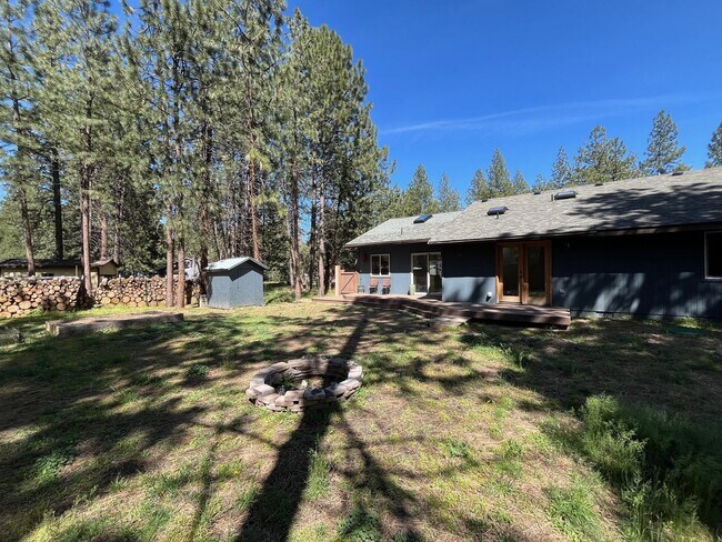 Building Photo - Modern and Remodeled SF Home in Southwest Bend on .8 Acres