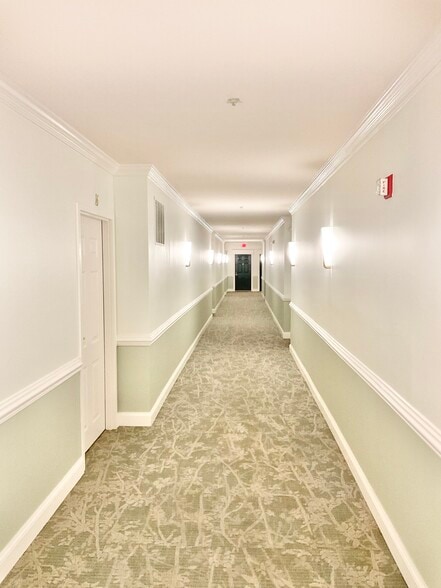 Building Photo - 7000 Falls Reach Dr
