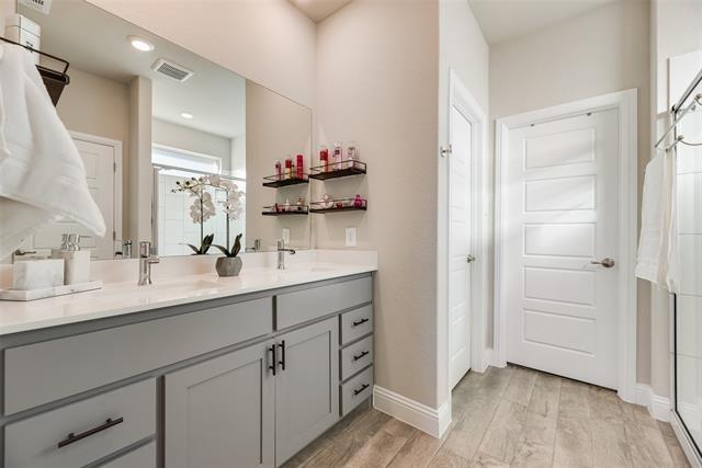 Building Photo - 1605 Woodpecker St