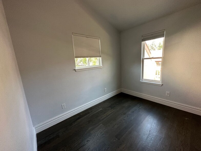 Building Photo - 279 Pheasant Run