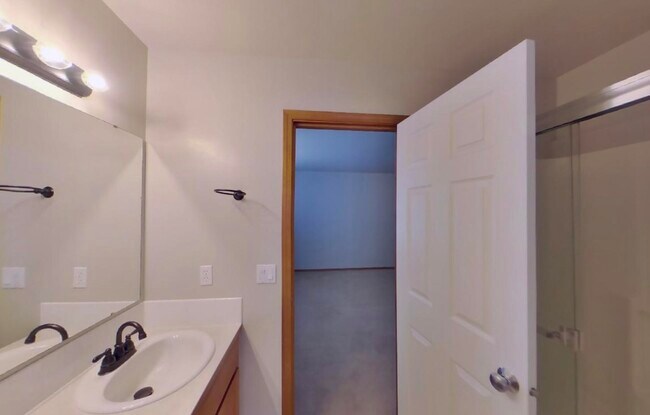 Building Photo - Beautiful Home Ready For Rent!