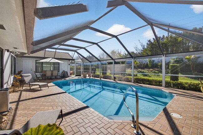 Building Photo - 168 Thornton Dr