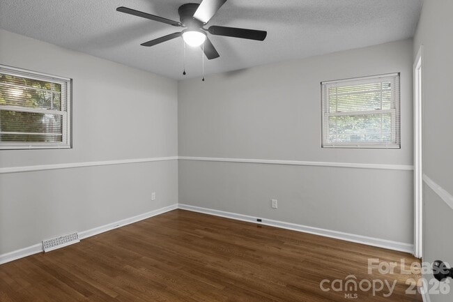 Building Photo - 5300 Hickory Ln