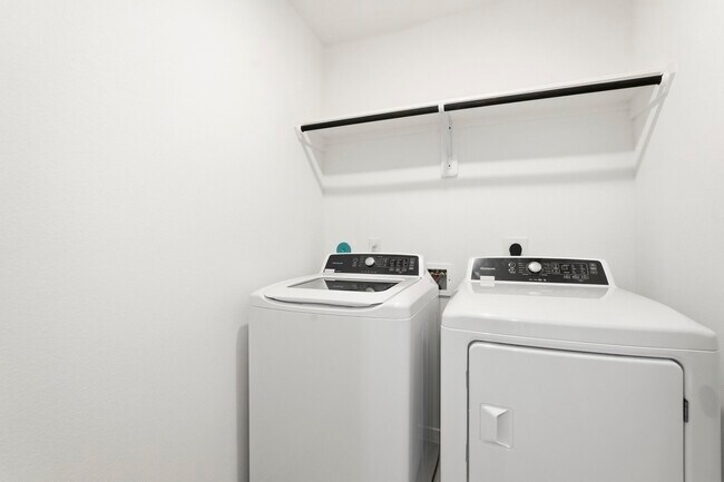 Building Photo - 6639 Orange Daylily Ln