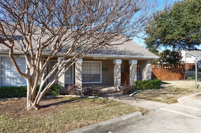 Building Photo - 8400 Hickory St