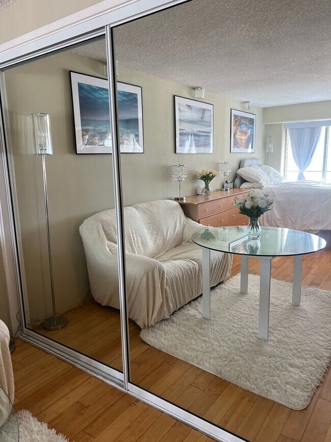 Building Photo - Furnished Studio at Regency Tower * Parking * AC