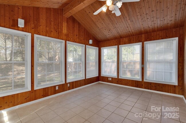 Building Photo - 6340 S Bend Ln