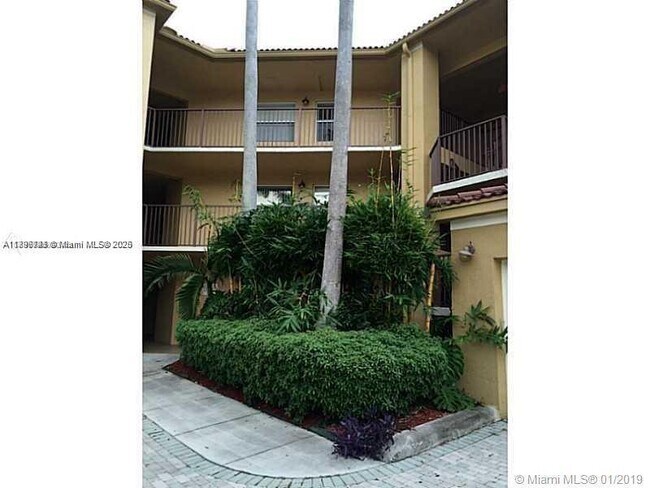 Building Photo - 761 N Pine Island Rd