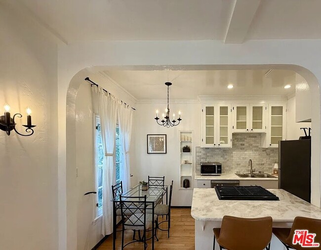 Building Photo - 854 4th St