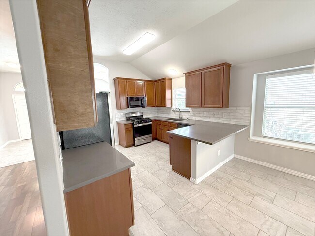 Building Photo - 2414 Alcove Foster Ct
