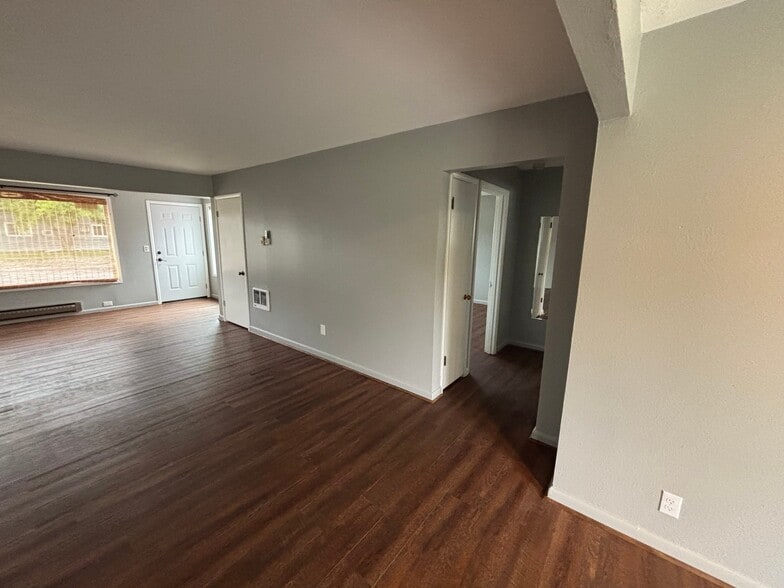 Building Photo - 1216 Quinton St