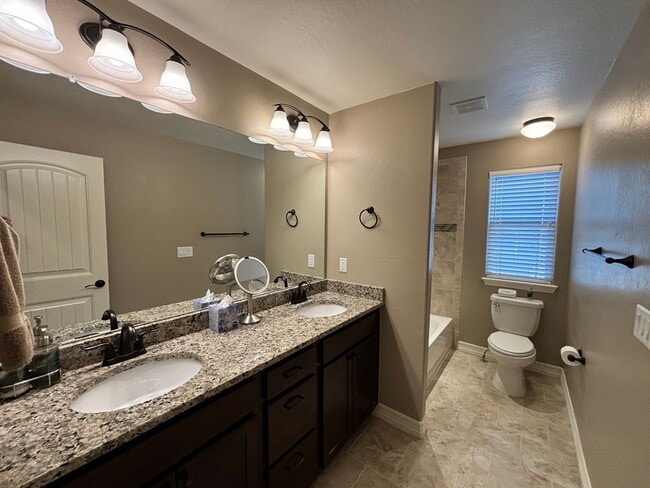 Building Photo - Stunning 5 Bedroom 3 Bathroom Home in Johnstown with Finished Basement!