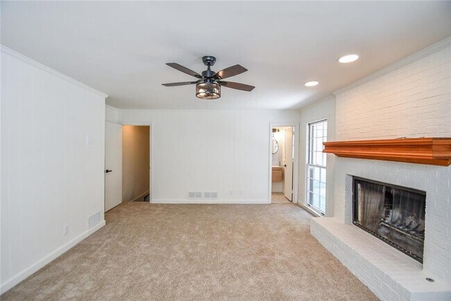 Building Photo - 17040 Birmingham Rd