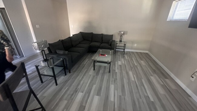 Building Photo - 123 9th Ave