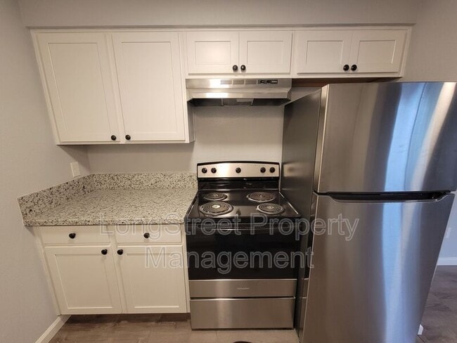 Building Photo - 3286 NE Lancaster St