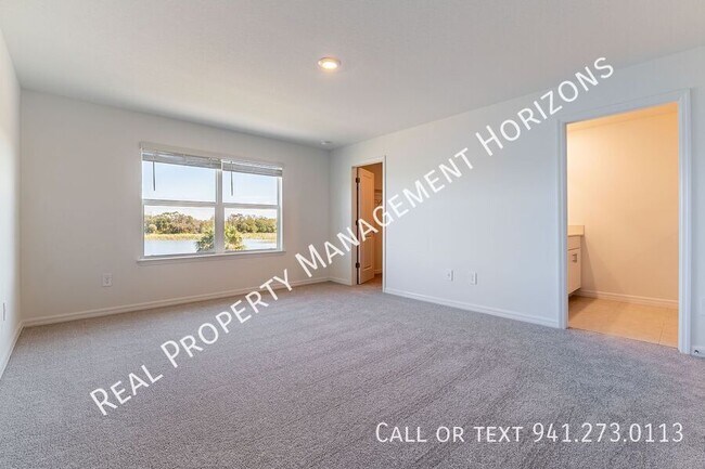 Building Photo - 10931 65th Ter E