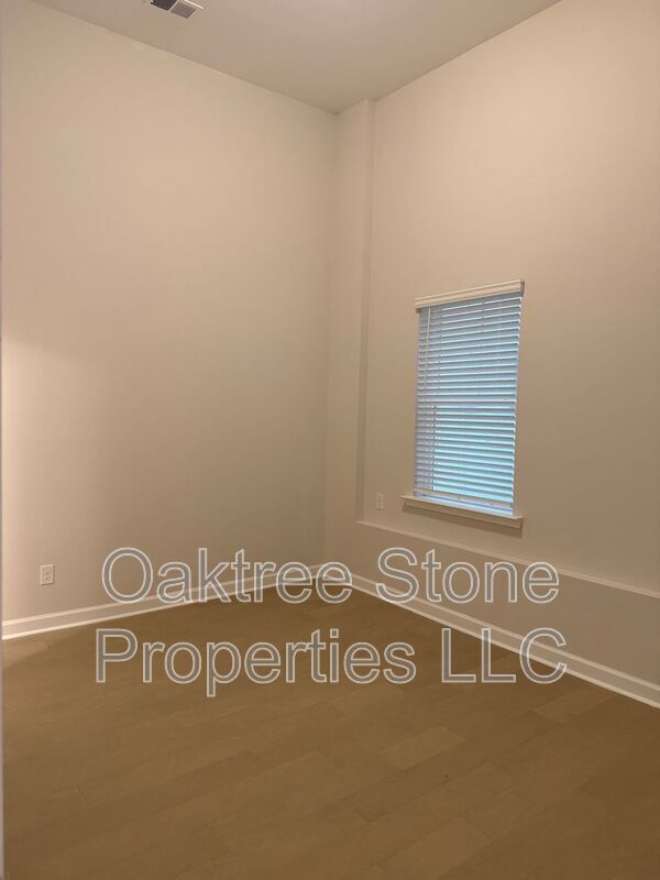 Building Photo - 1973 Hollywood Rd