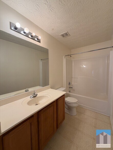 Building Photo - 644 Kenridge Dr
