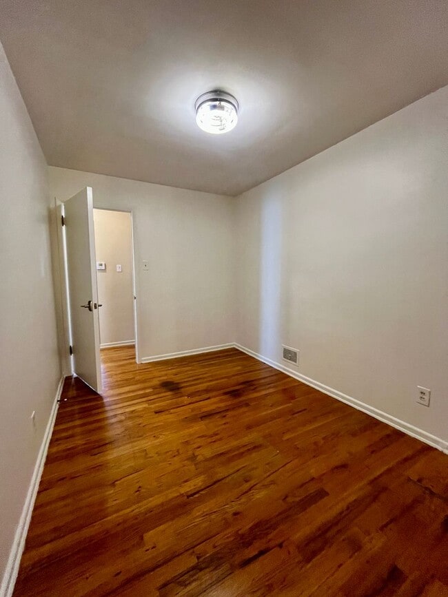 Building Photo - Charming 3-Bedroom Home with Spacious Layo...