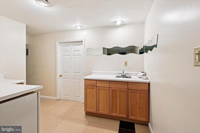 Building Photo - 2111 Crossgate Dr