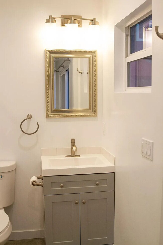 Building Photo - 5246 Canoga Ave