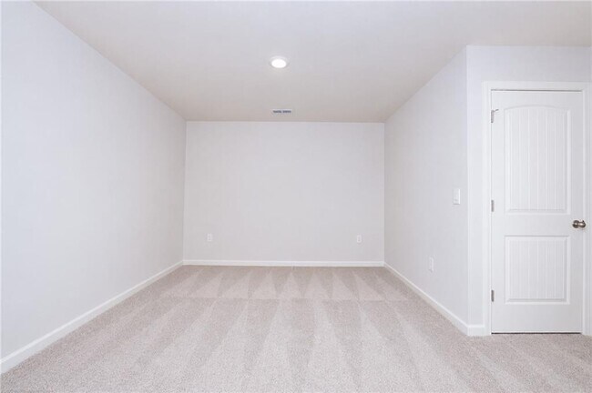 Building Photo - 24 Berryville Dr