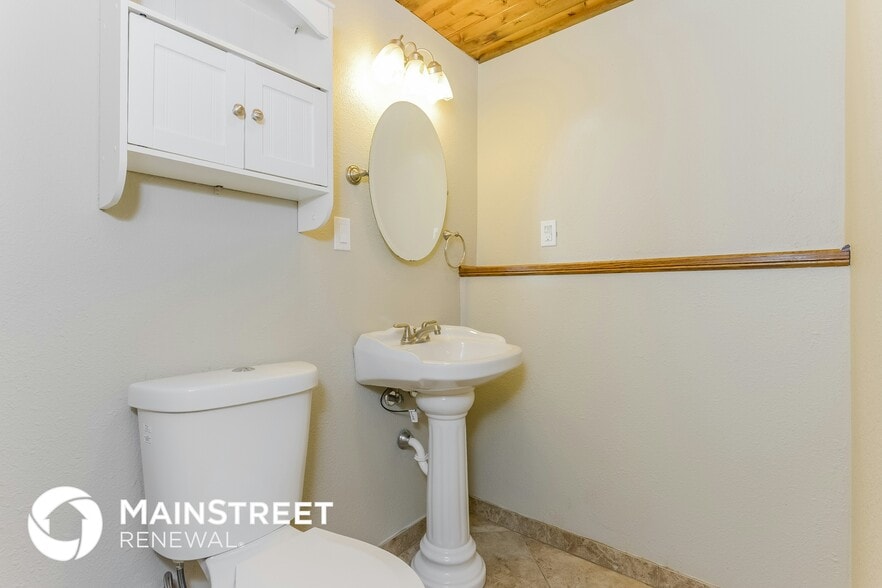 Building Photo - 1437 S Tomahawk Ln