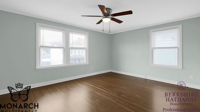 Building Photo - 223-227 S Warren