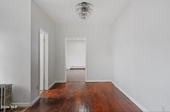 Building Photo - 300 US-9W