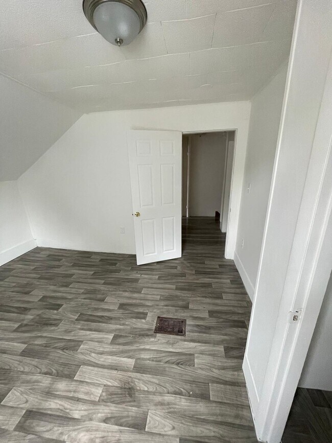 Building Photo - 7 Shedds Ave