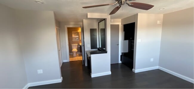 Building Photo - 208 Bonnie Brae Dr