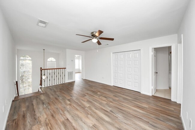 Building Photo - 5515 Strack Rd