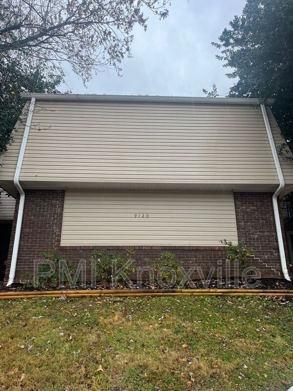 Building Photo - 9120 Woodpark Ln