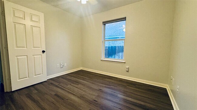 Building Photo - 1505 Shady Hillside Pass