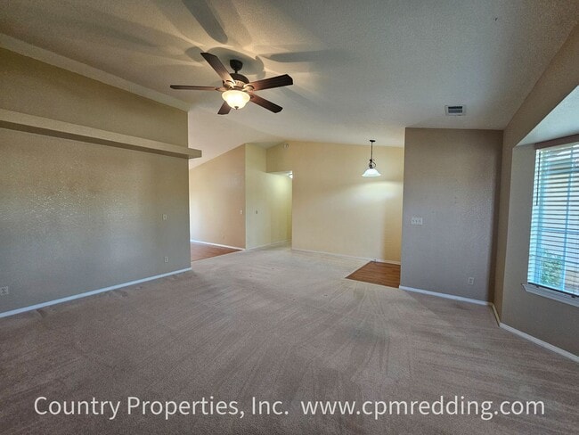 Building Photo - Spacious 4-Bedroom Home in Mary Lake Neighborhood Available Now!