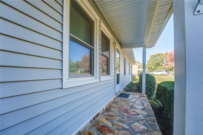 Building Photo - 905 Rambling Rose Ct NW