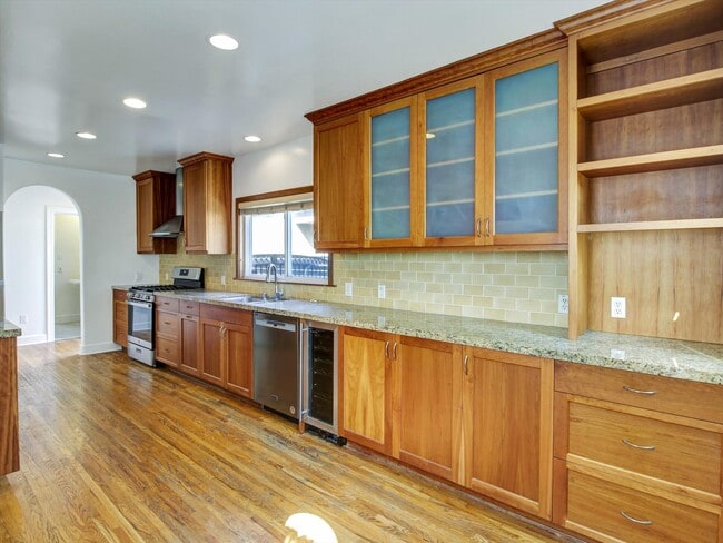 Building Photo - 203 S Stanley Dr